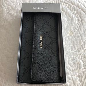 Nine West wallet